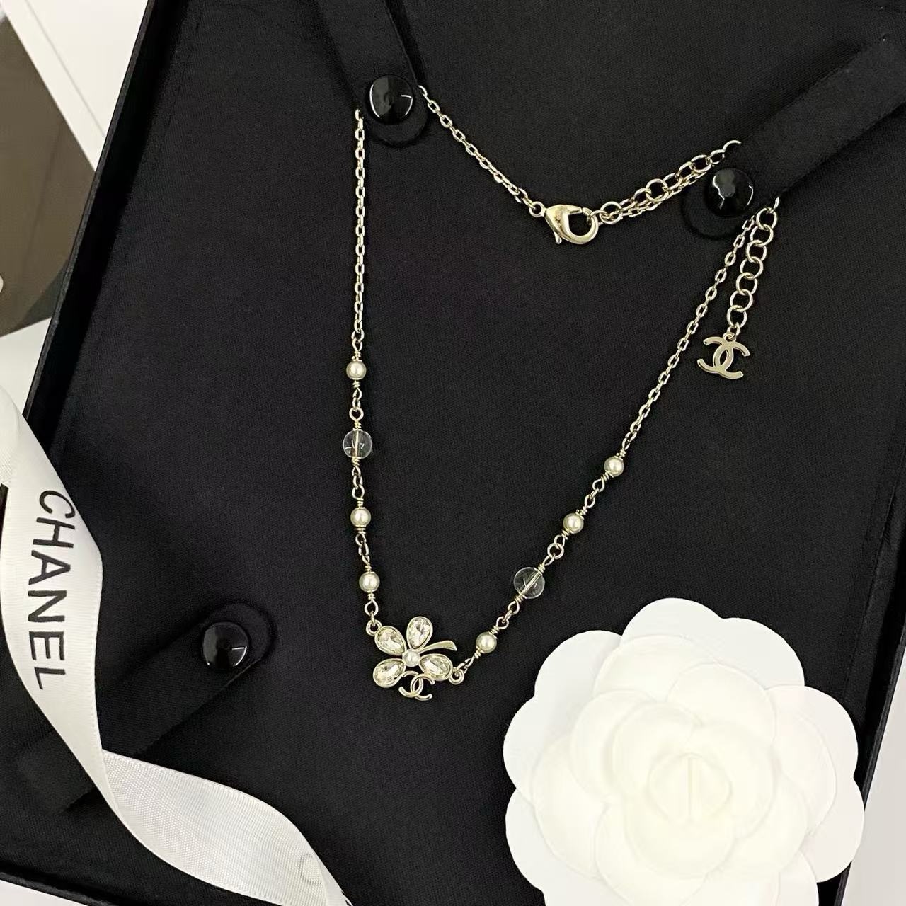 chanel crystal butterfly pearl chain necklace