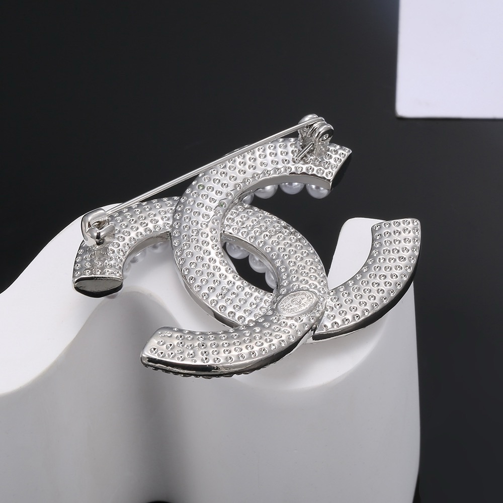 chanel silver strass cc brooch