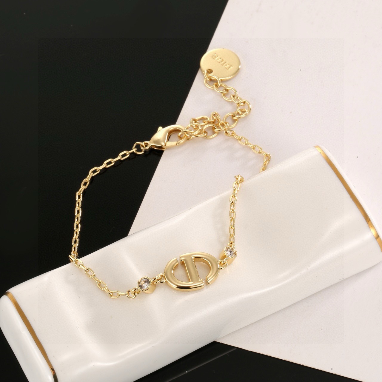 dior gold cd logo circle pendant necklace