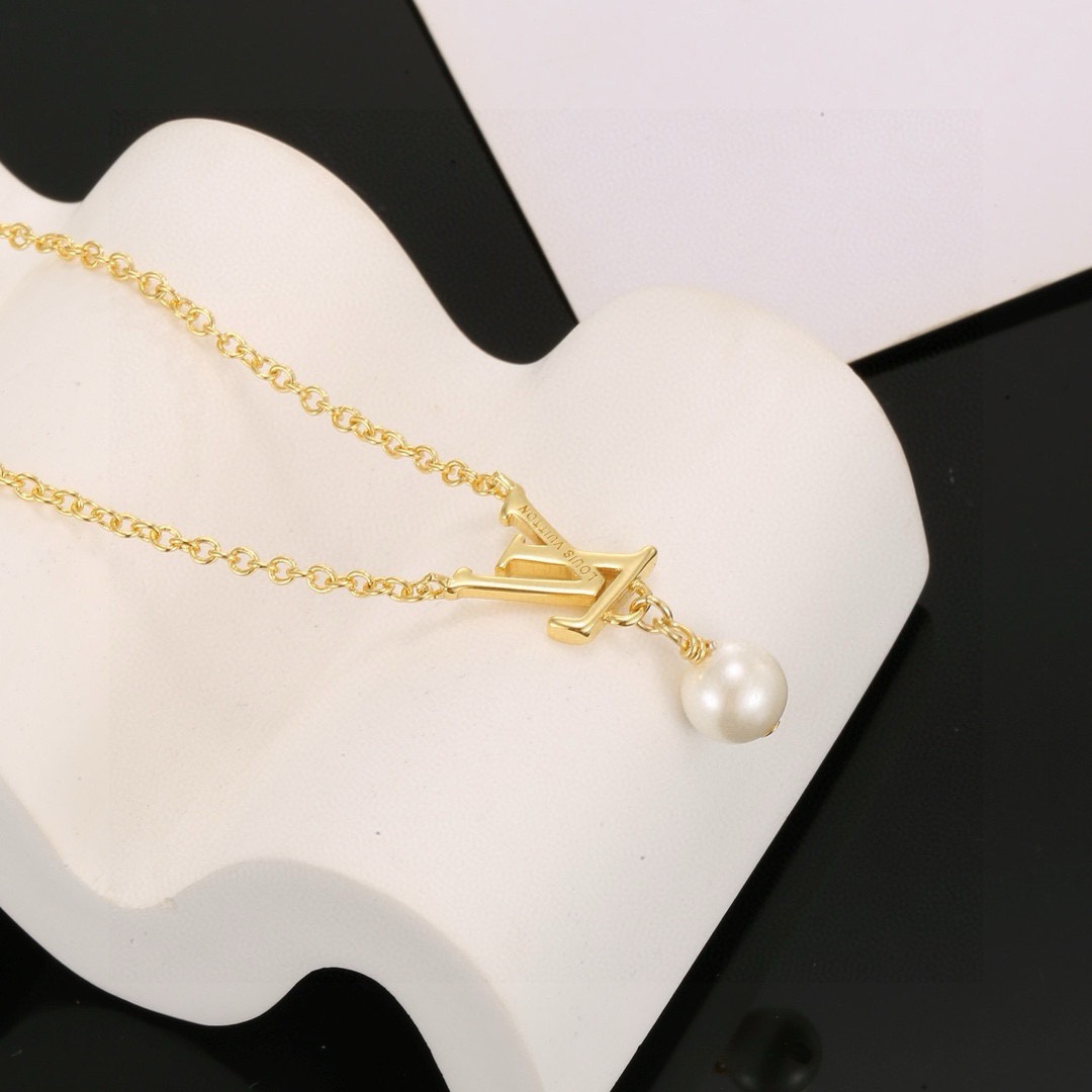 louis vuitton lv iconic louisa necklace