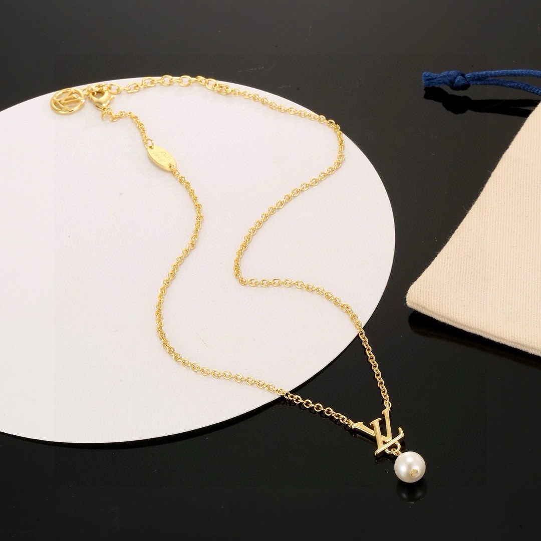 louis vuitton lv iconic louisa necklace