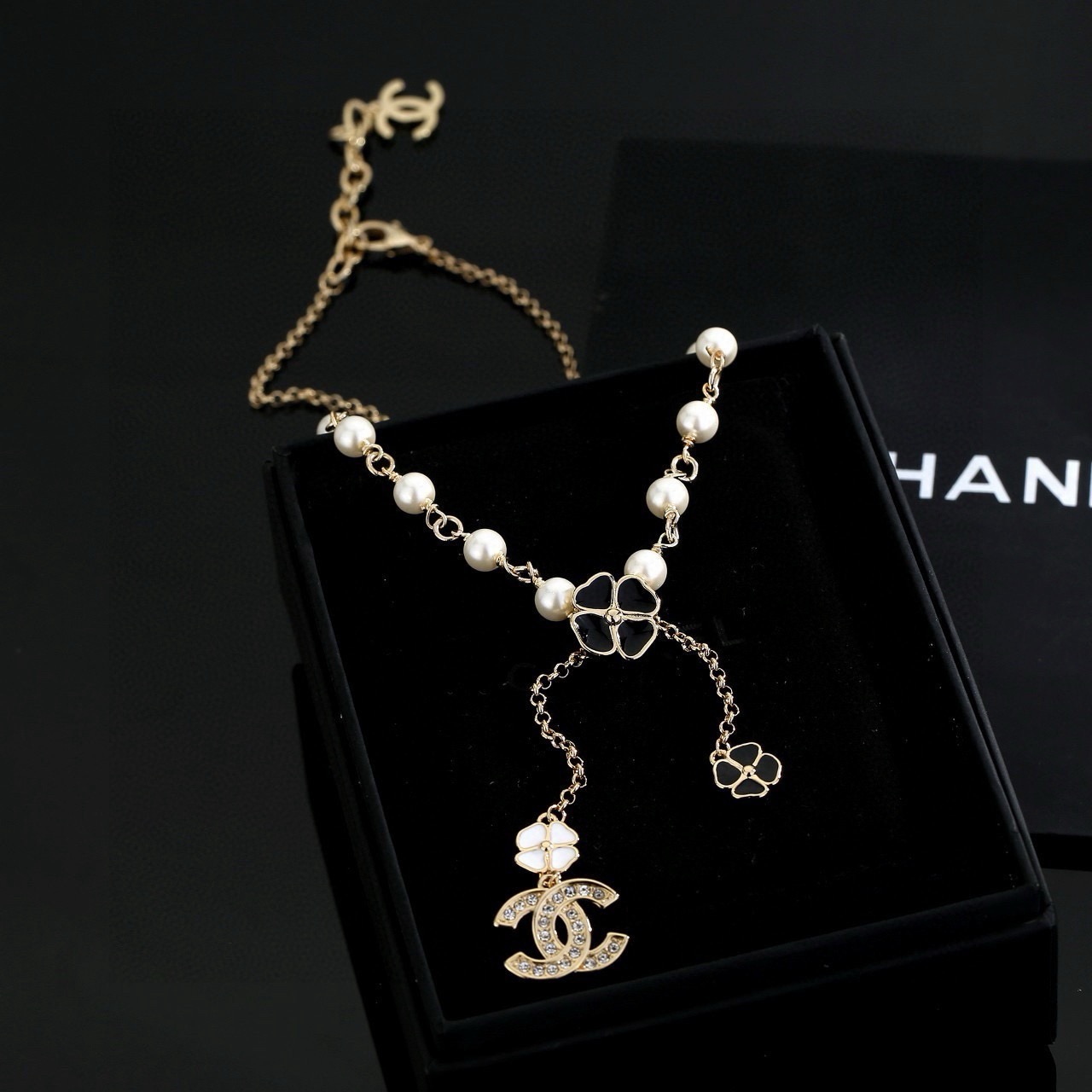 chanel pearl cc charm lariat necklace