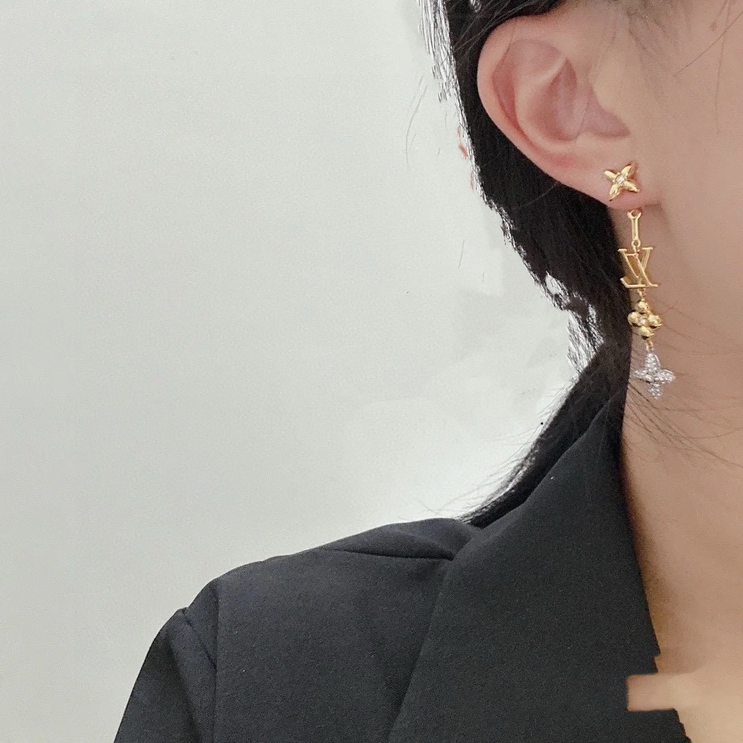 louis vuitton gold floral pearl drop earrings