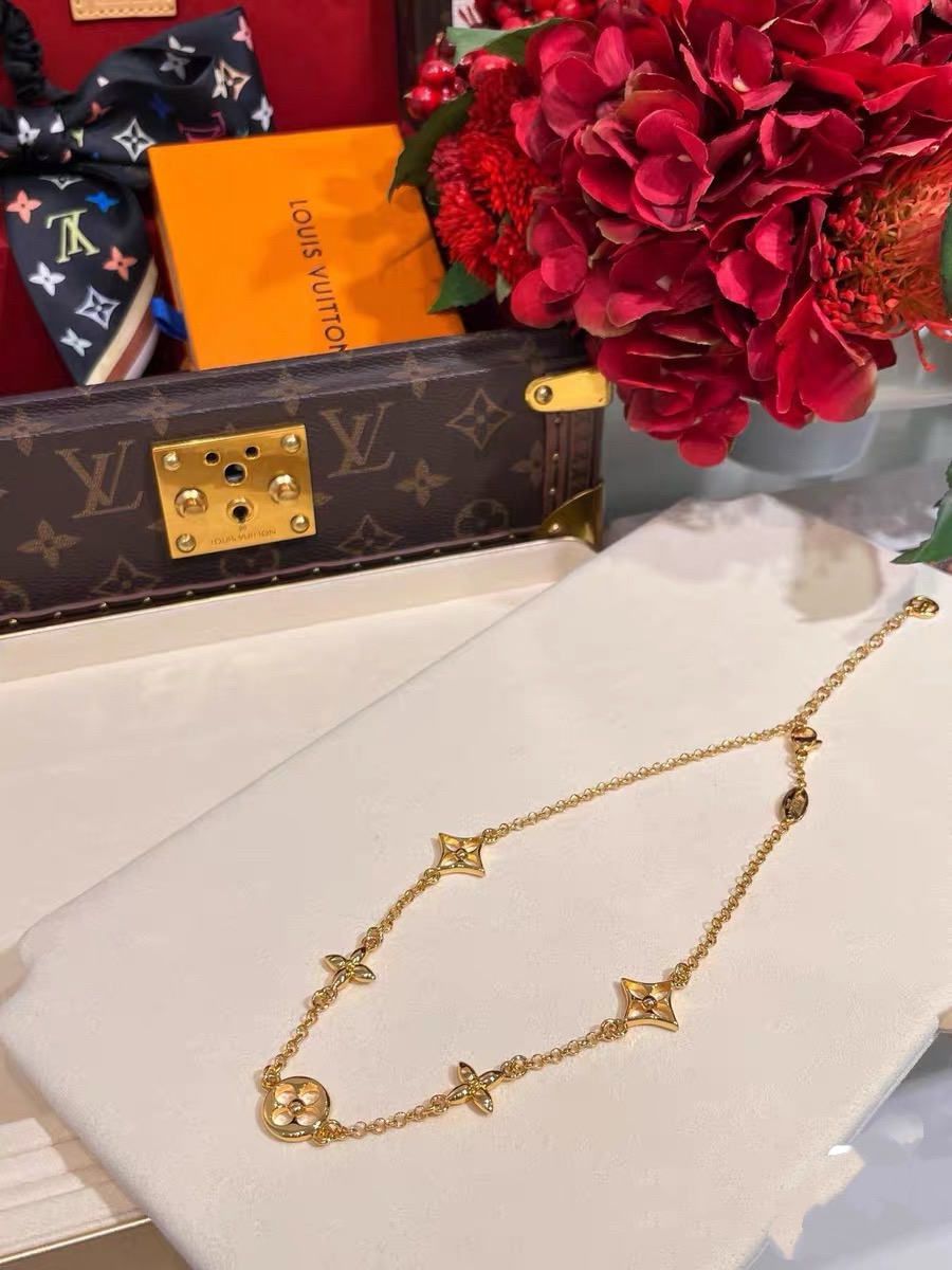 louis vuitton blooming supple necklace