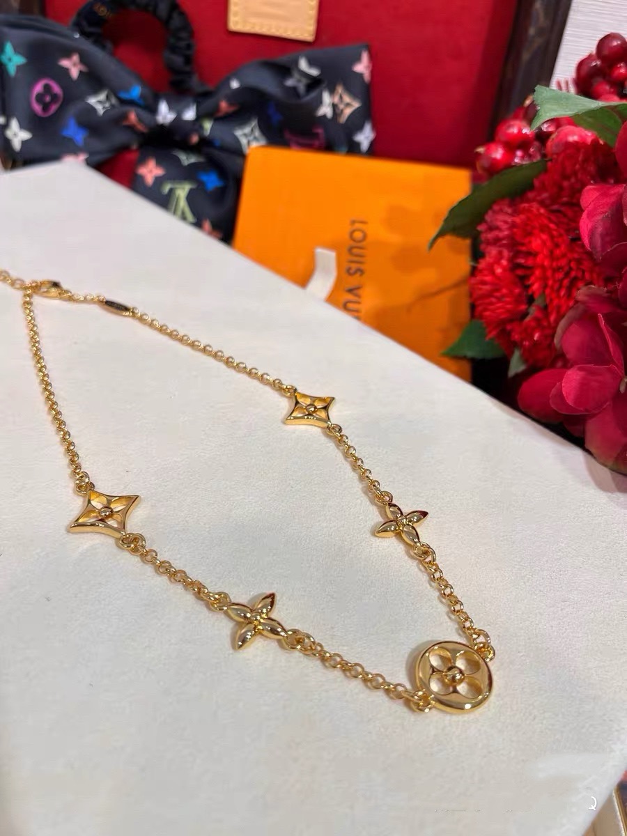 louis vuitton blooming supple necklace