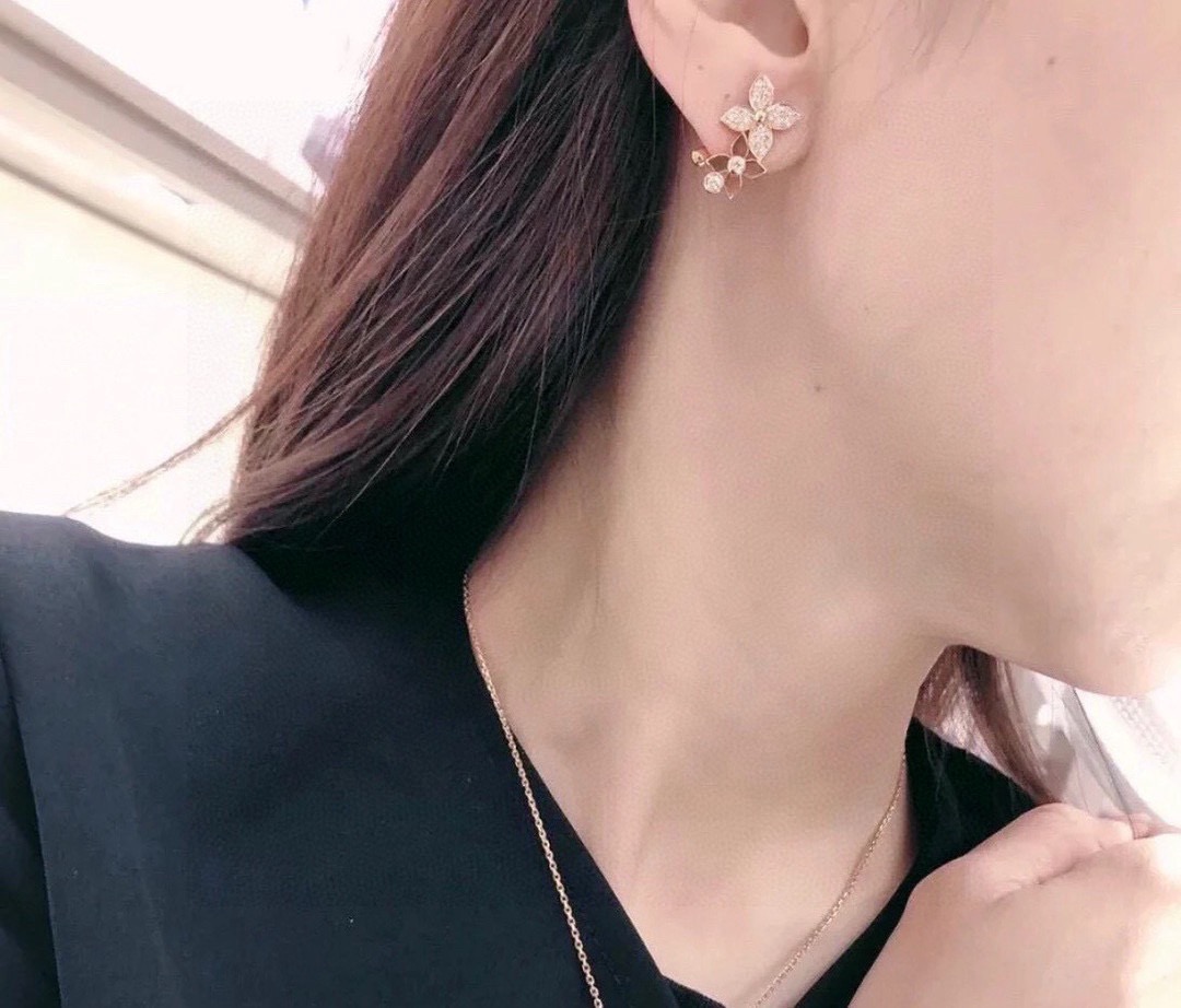 louis vuitton gold monogram flower drop earrings