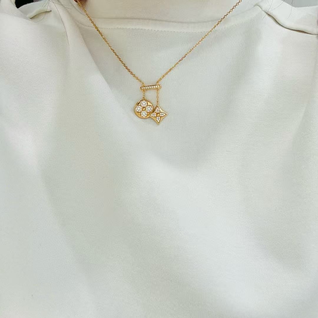 louis vuitton lv signet necklace