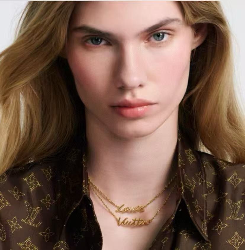 louis vuitton lv script necklace