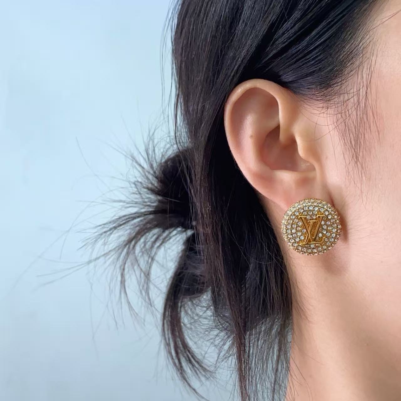 louis vuitton round pave lv stud earrings