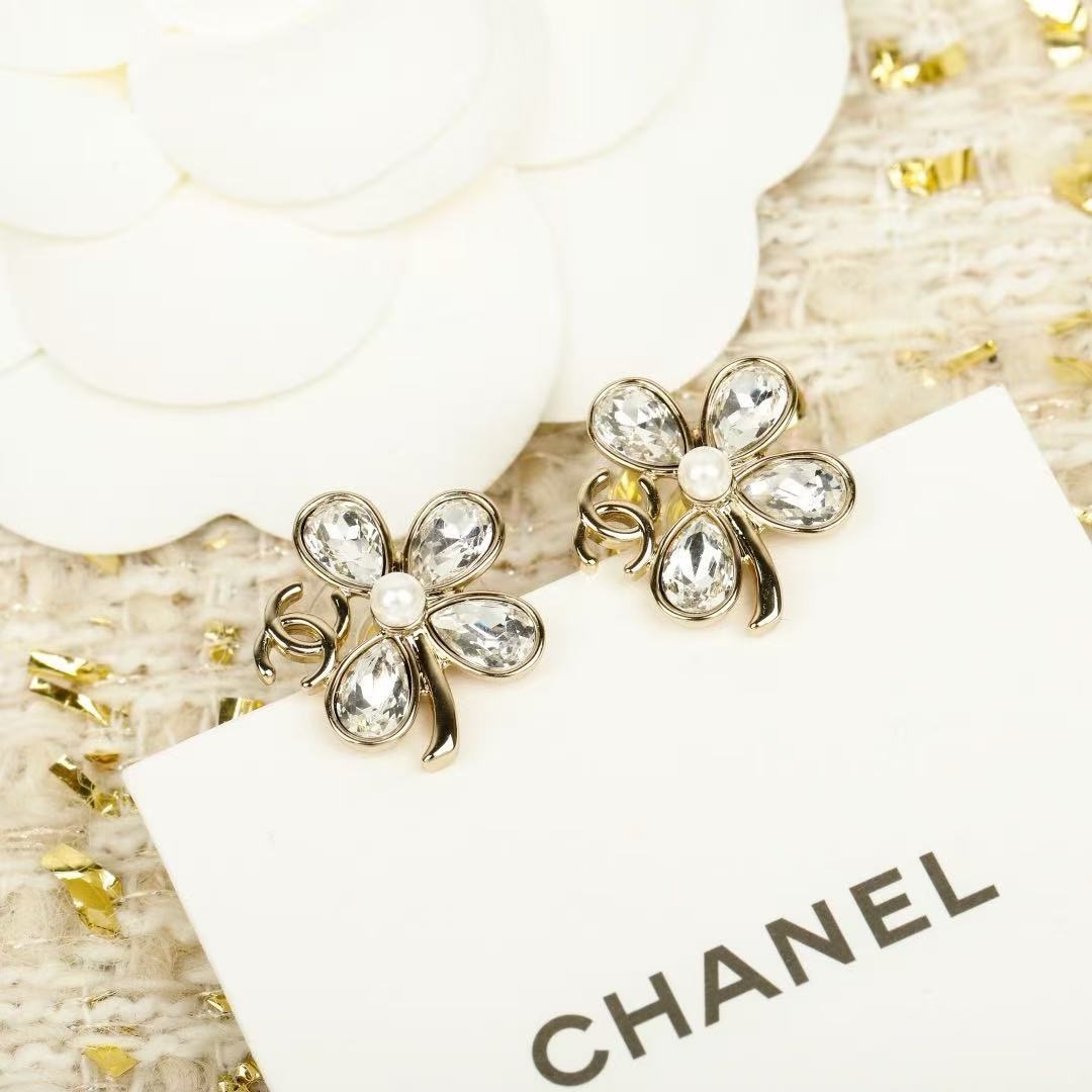 chanel crystal flower stud earrings