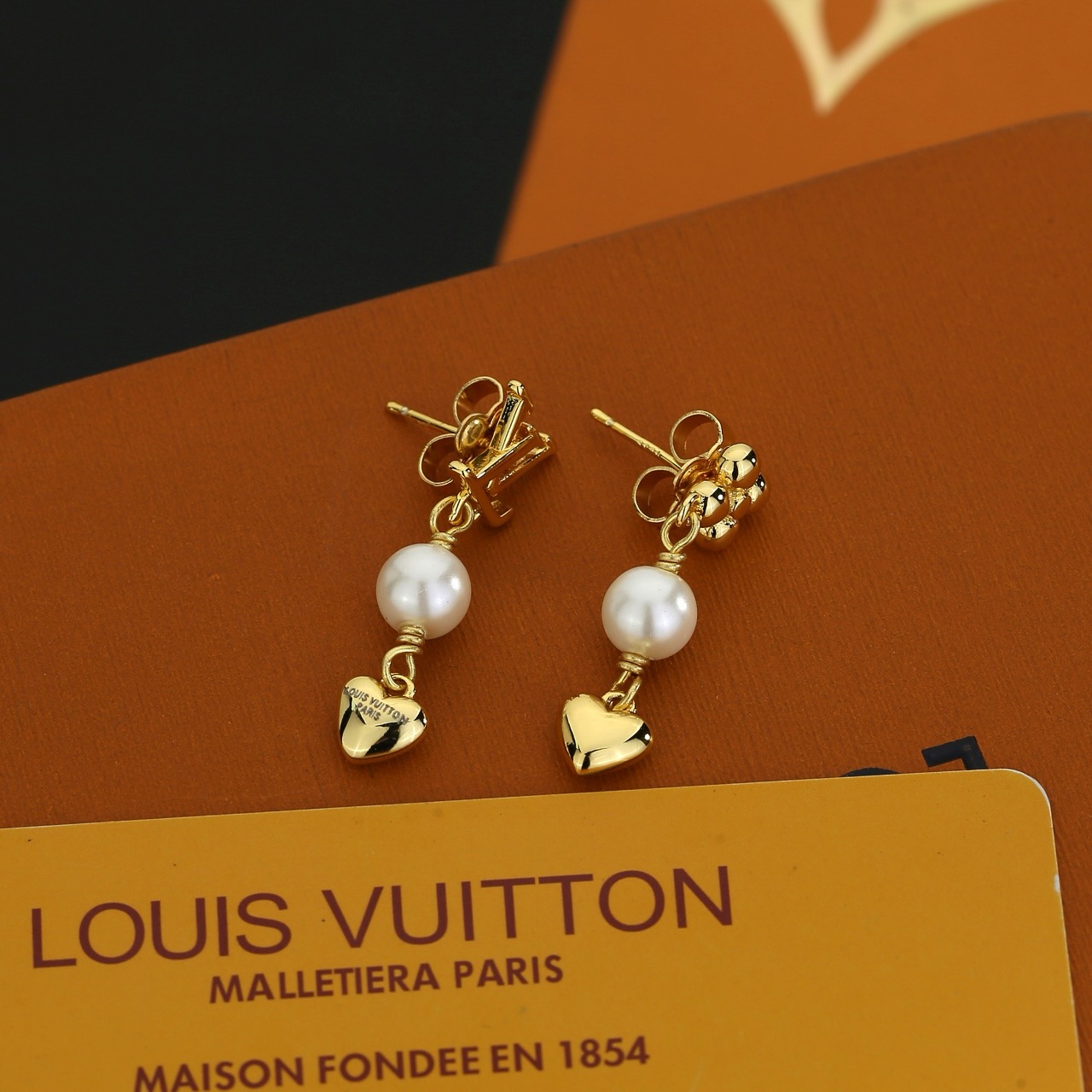 louis vuitton lv twig pearl earrings