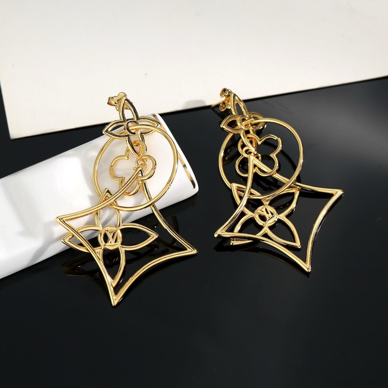louis vuitton gold monogram flower earrings