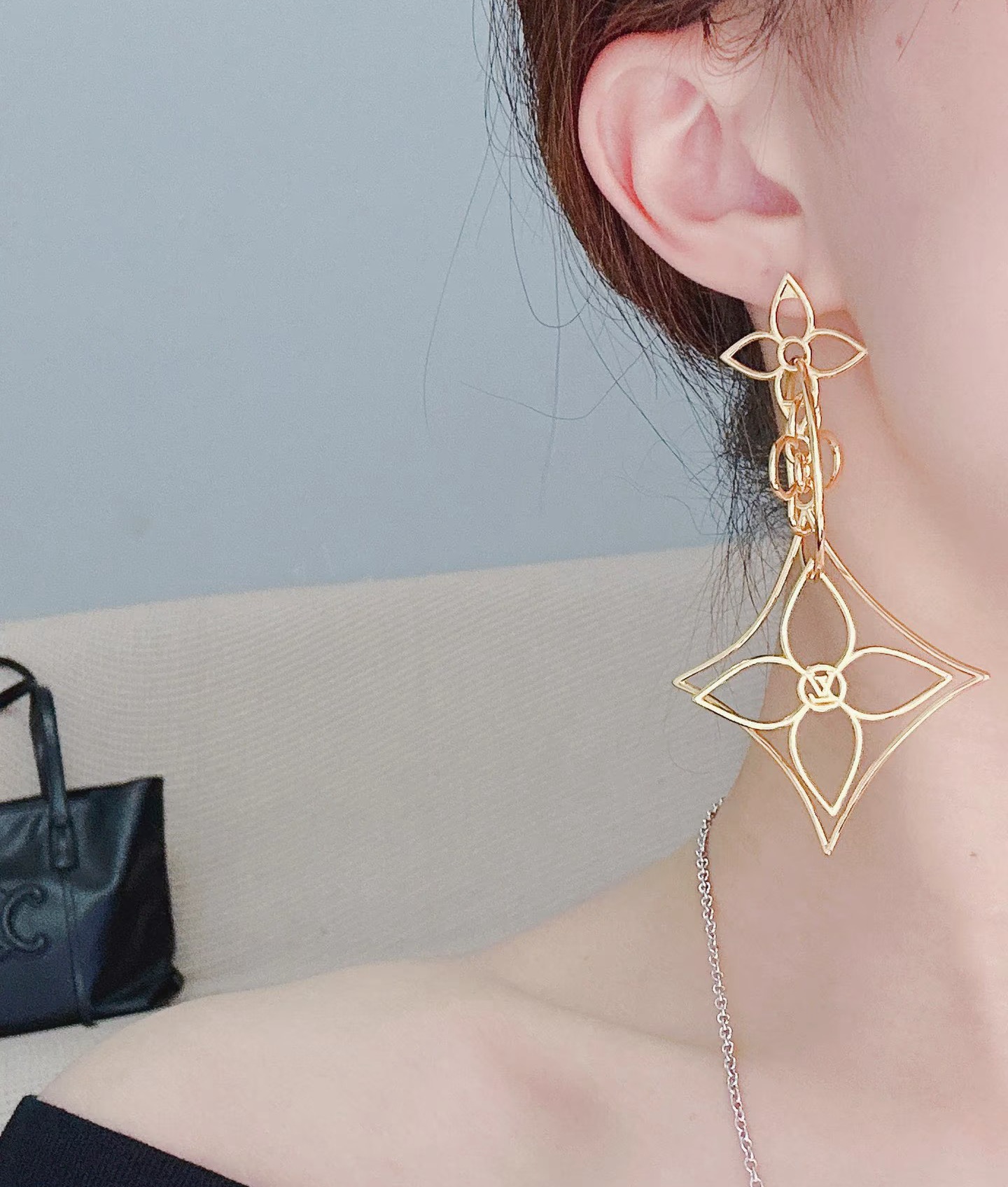 louis vuitton gold monogram flower earrings