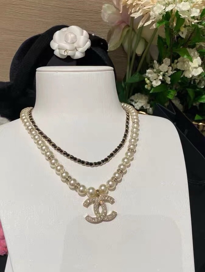 chanel pearl leather cc double strand necklace