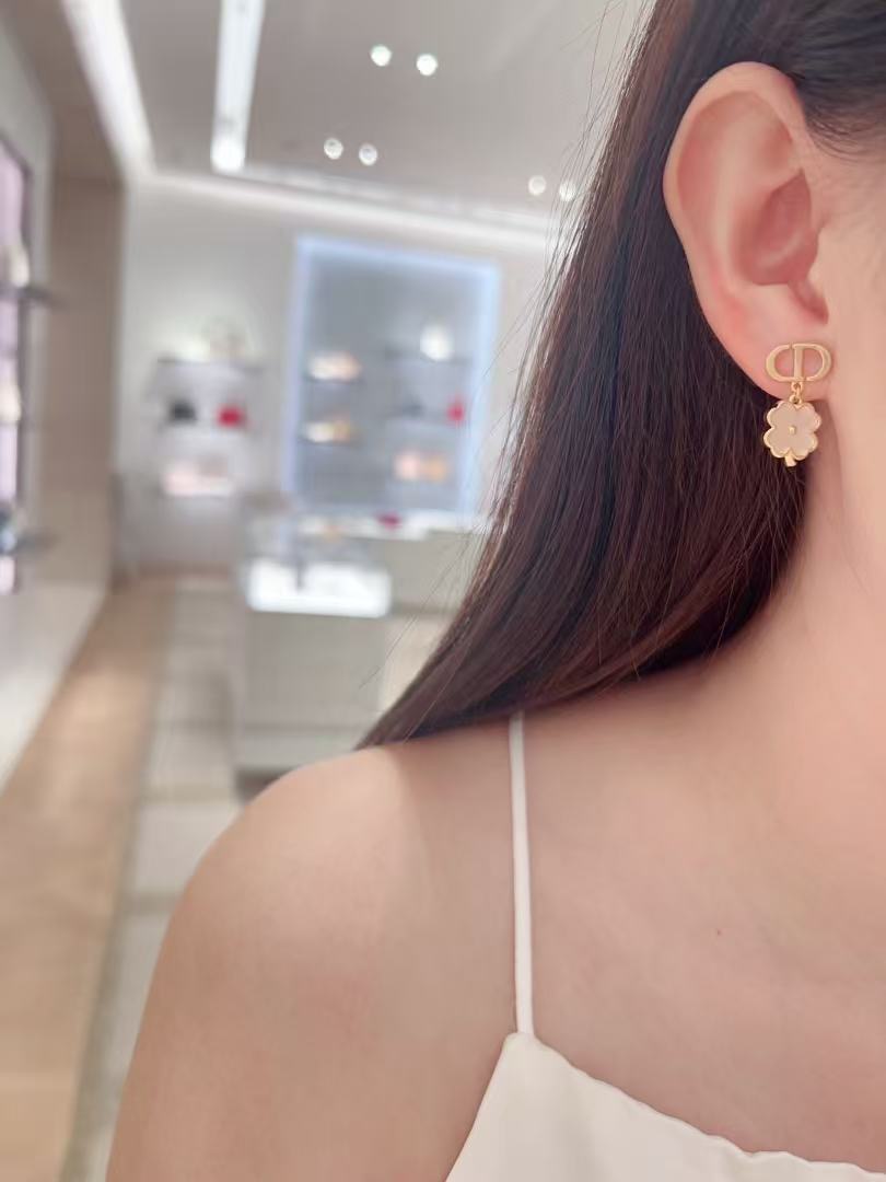 dior destiny gold star clover earrings