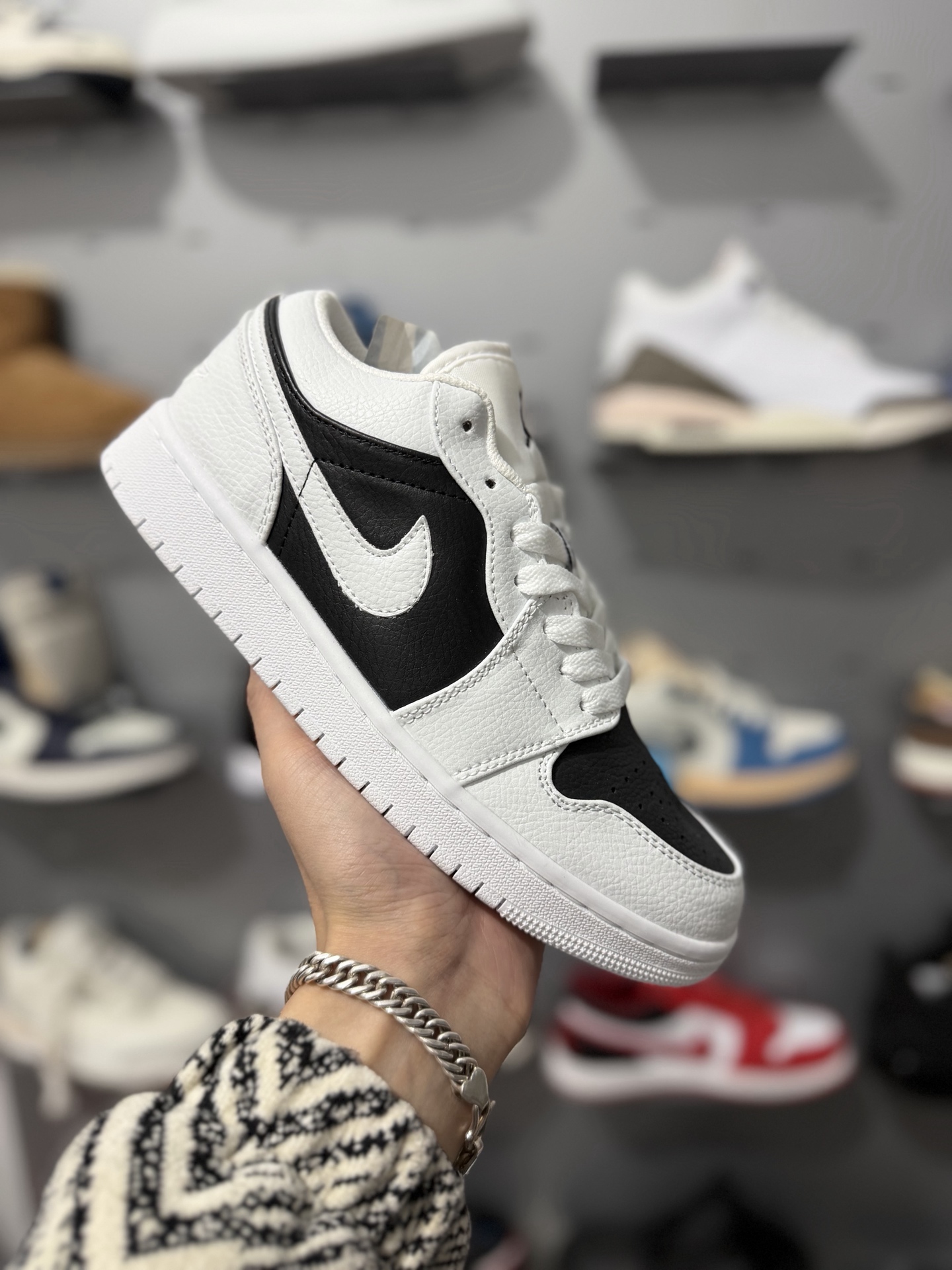 _duz9sqNCAZ9c_DnCmHBgv7lZc2CZh4jlayqCD6w