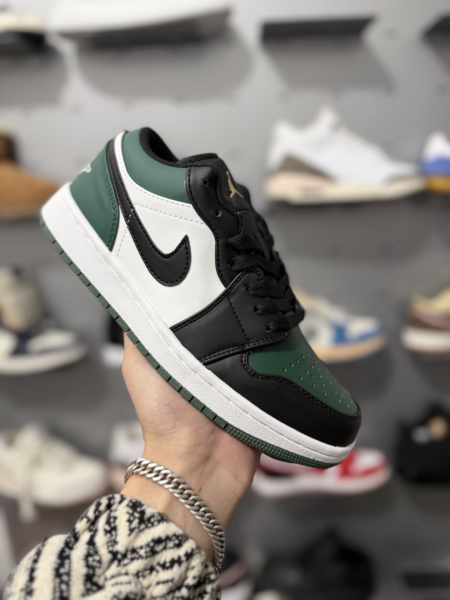 _d_W9sQIkGb7KXmVImn1klCi6y8r0psambHI-fnA