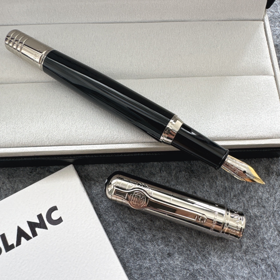 国际品牌 Mont Blanc 万宝龙 签字笔 新款火爆上市🔥🔥别具一格的款型设计 书写流畅 简约大方上档次 低调的奢华 携带方便 送 5