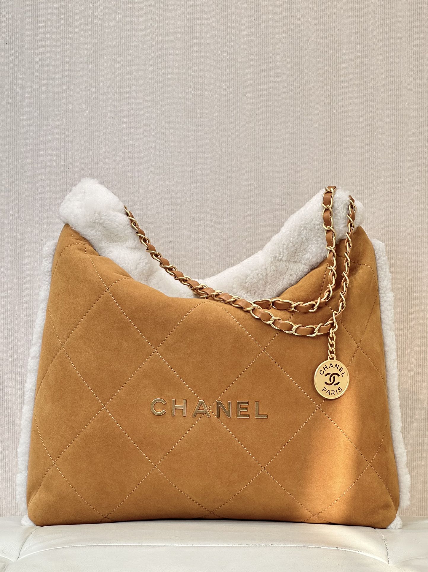Chanel Medium size: 39/42/8cm official AS3261