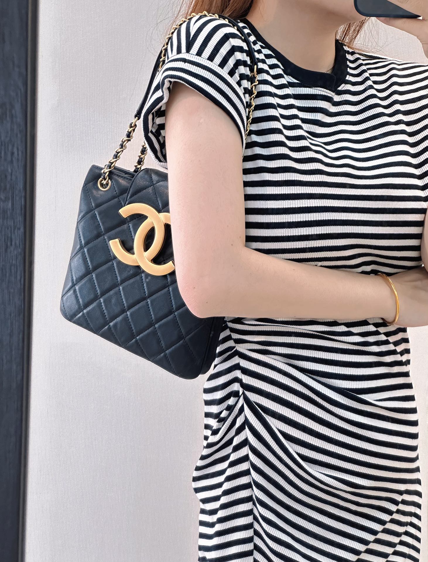Chanel vertical upper body picture real shot