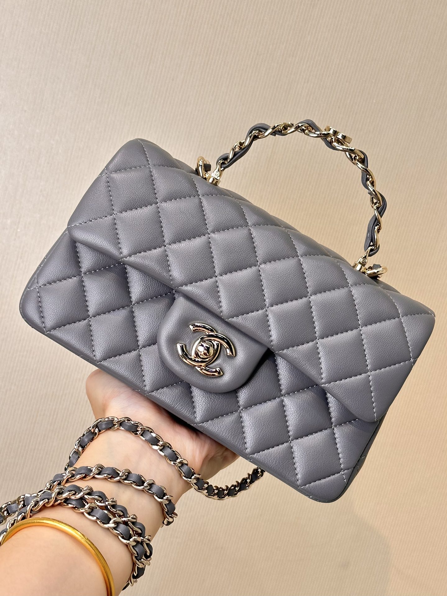 Chanel Fragrant Grandma 23K premium gray with champagne gold CF large mini handle Xiaoxiang I won it yesterday! as2431 is crazy and exciting~ The