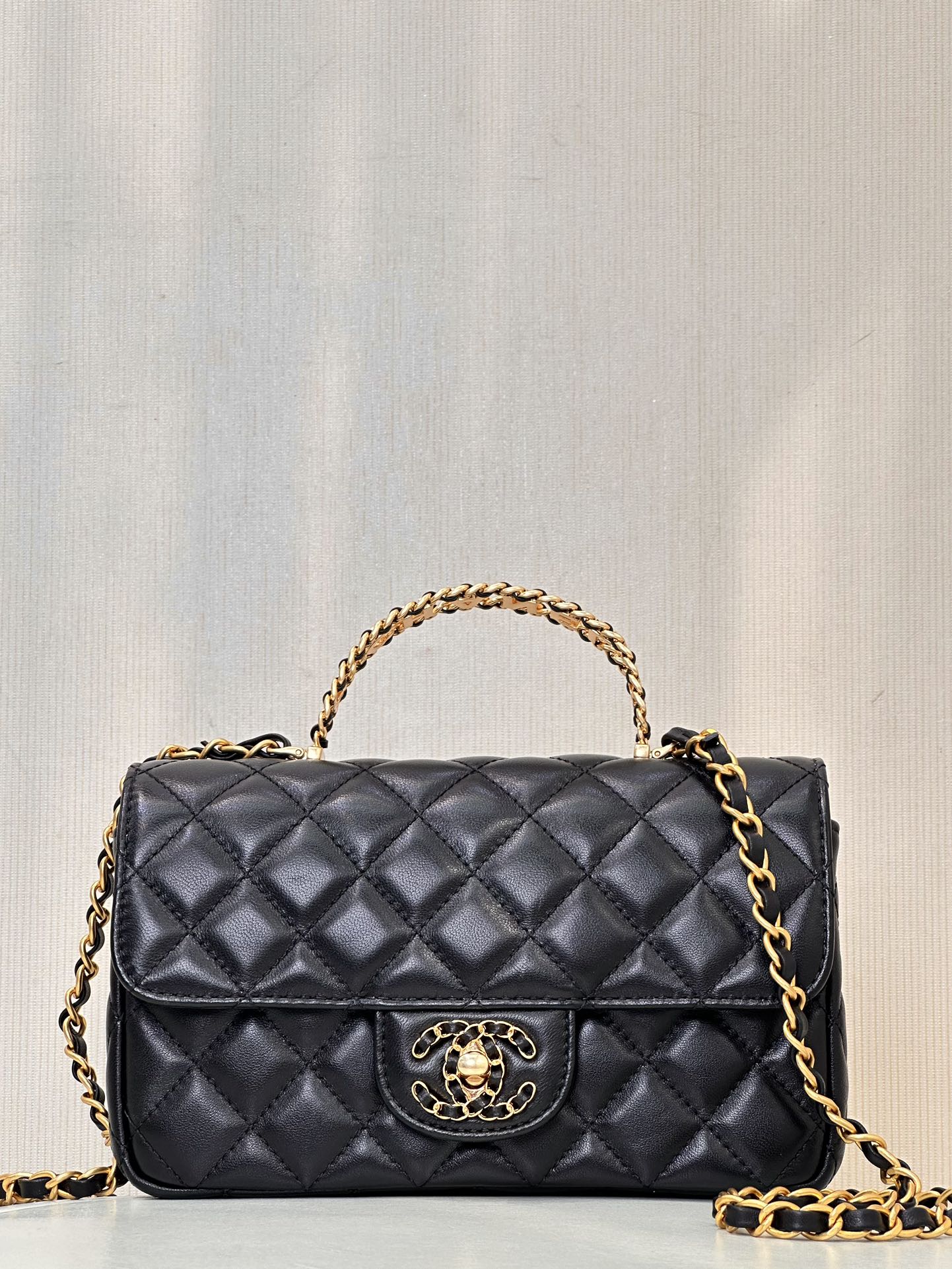 CHANEL Chanel 24A CF Mini сумка з ручкай, інкрустацыя дыяментамі, авечая скура, сцёбаная ланцужок, плячо і крыж-накрыж, вытанчаная і кампактная, універсальная, факусная сумка — топ-якасць