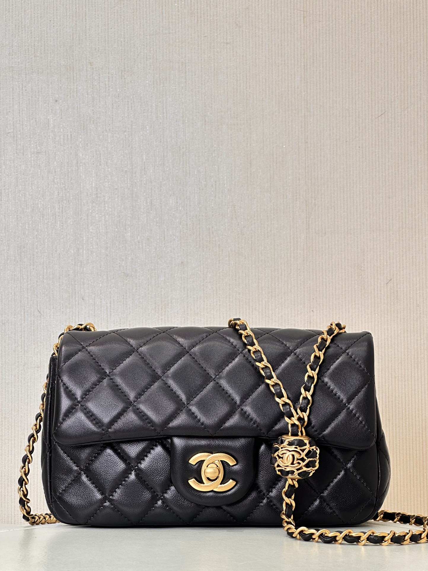 CHANEL cuir d'origine agneau matelassé classique valeur sûre souple et épais sac chaîne - qualité supérieure
