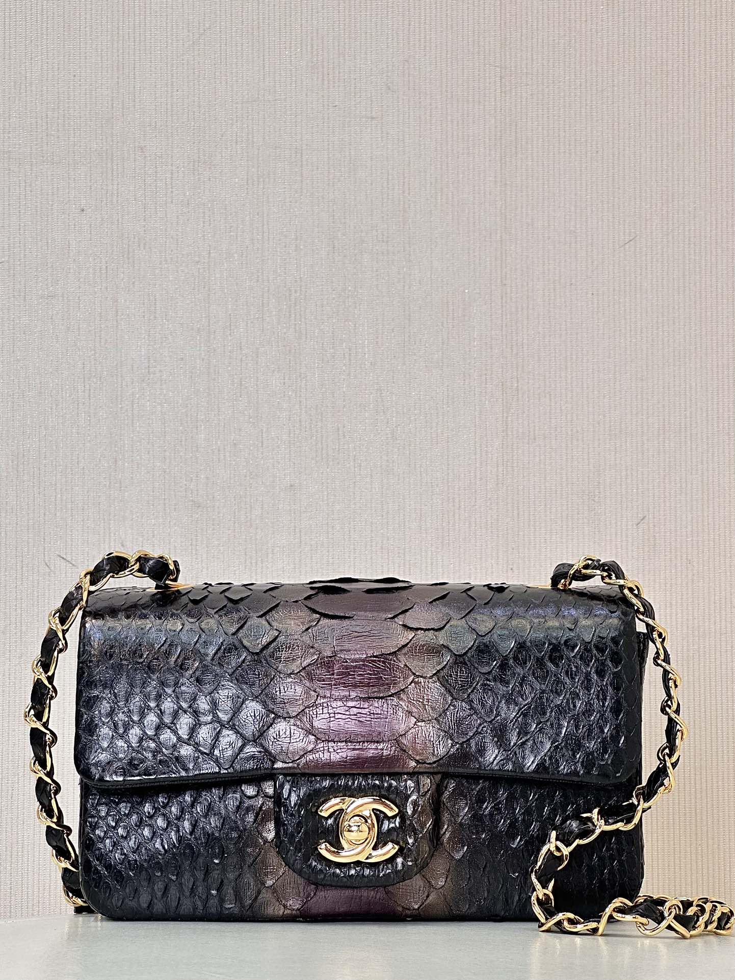 CHANEL рэдкі пітон скура CFmini ланцужок сумка Паўднёва-Афрыканскі пітон скура рэтра двойчы C зашпілька каштоўны калекцыйны прадмет