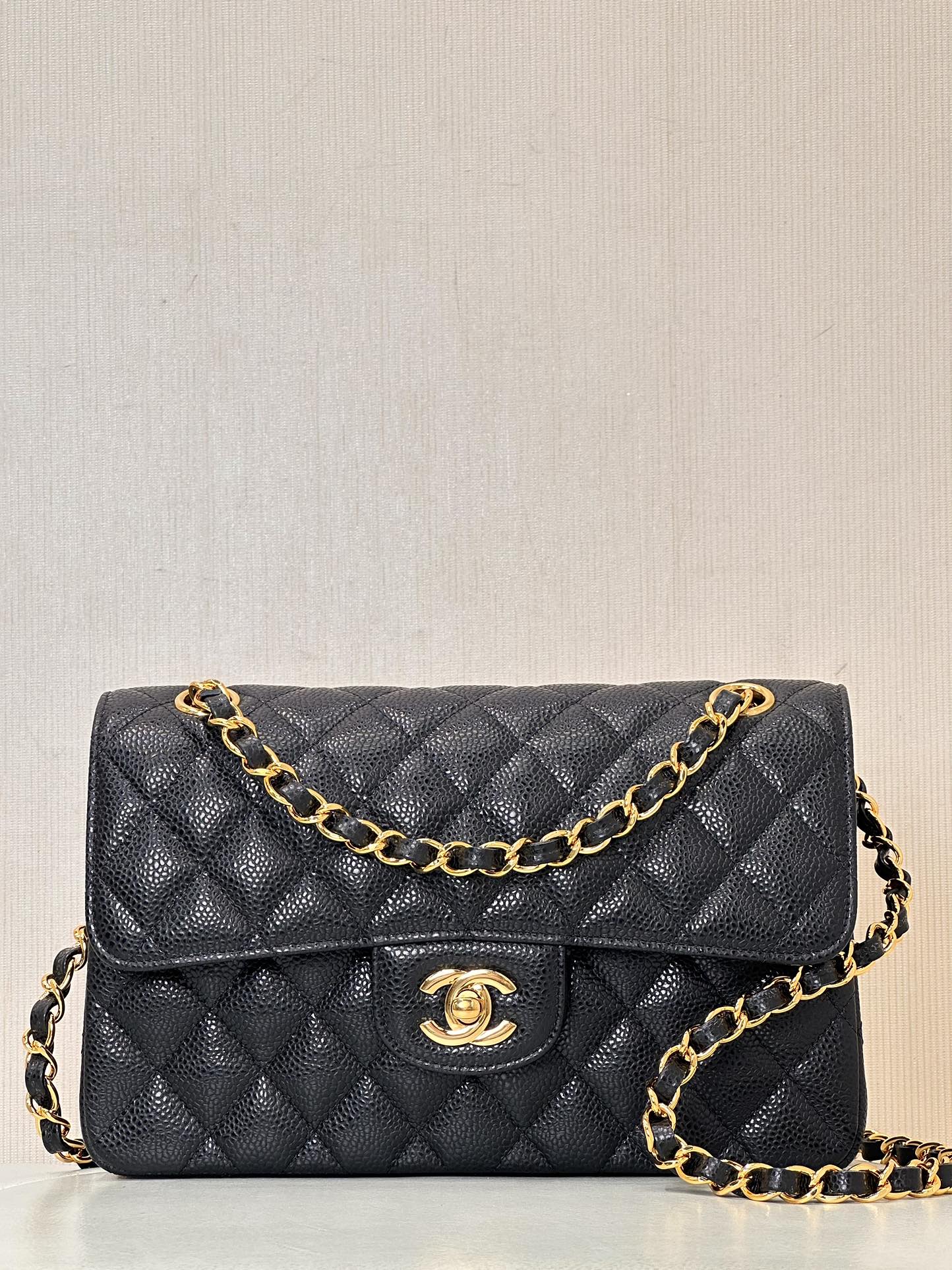CHANEL CF Classic Flap 定番 マトラッセ ゴールド金具/シルバー金具 チェーンショルダーストラップ レザーインターウィーブチェーン キャビアスキン素材 純鋼金具 斜め掛けバッグ 定番モデル