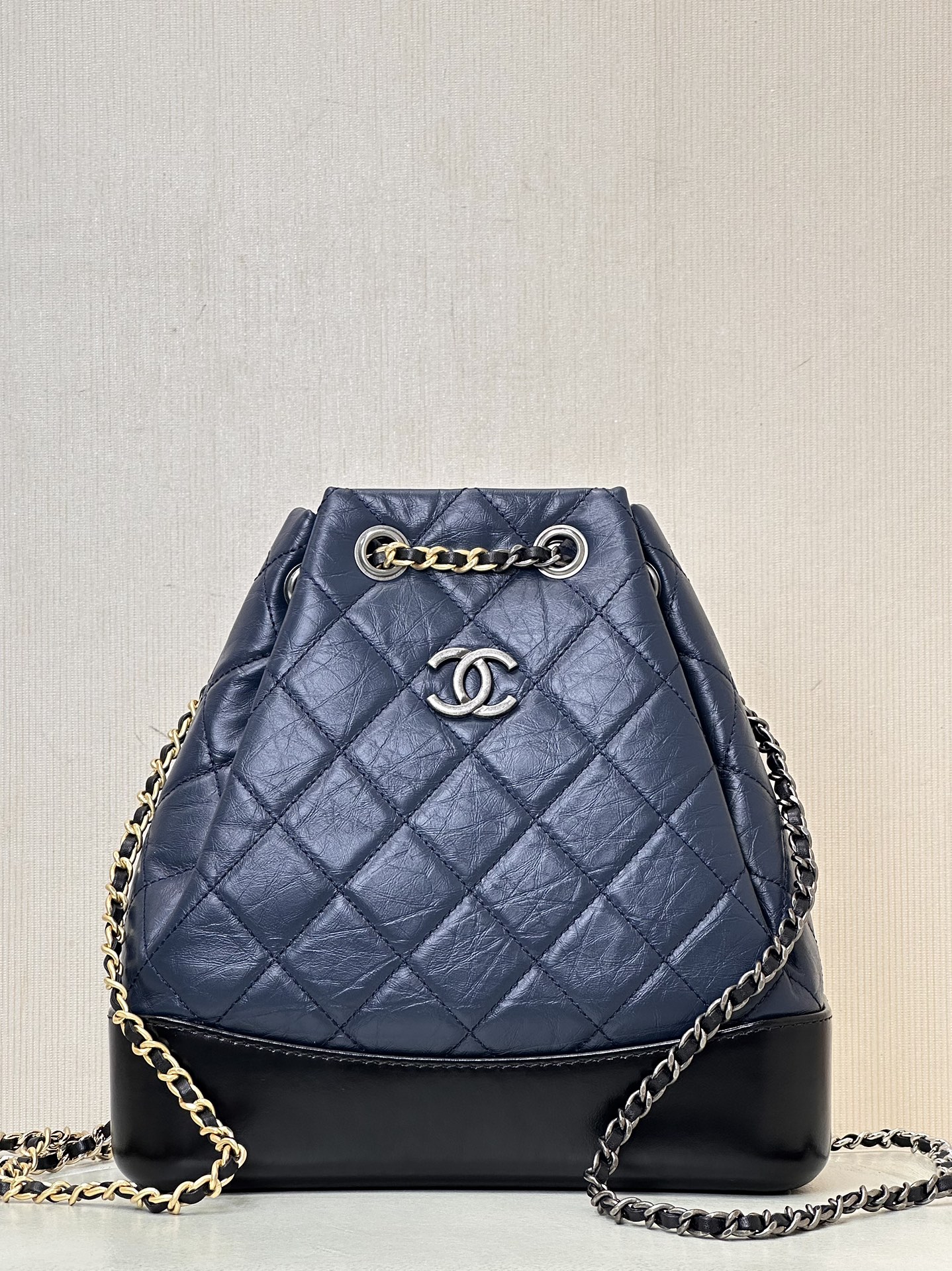 CHANEL シャネル Gabrielle バックパック 流浪バッグの同胞 キルティング 金銀バイカラーチェーン ヴィンテージで若々しい 万能ミニバッグ-最高品質