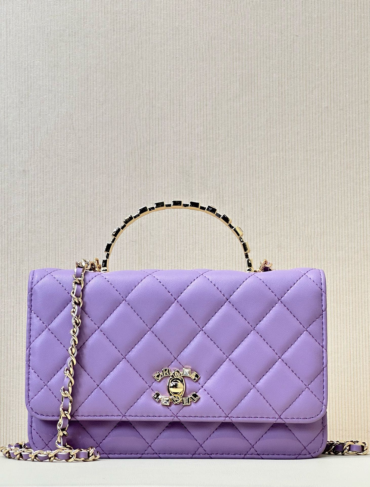CHANEL ラインストーン留め具ハンドル WOC アルファベットラインストーン チェーンショルダーバッグ ハンドバッグ 斜め掛け コンパクトで上品 万能 淑女 芸術的な逸品 大容量 純正レザー-最高品質