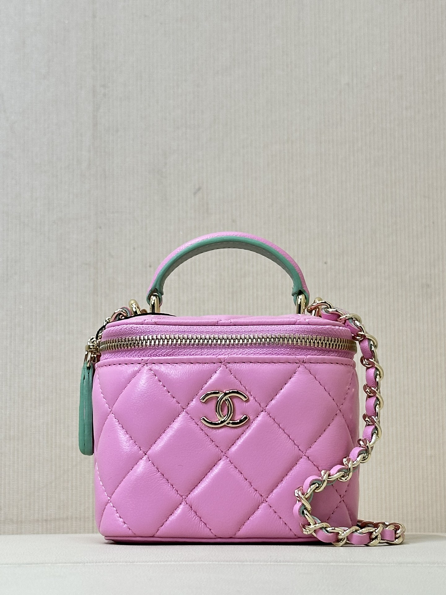 CHANEL Nieuw handgreep box tas, stevige vorm, lippenstiftvak - topkwaliteit