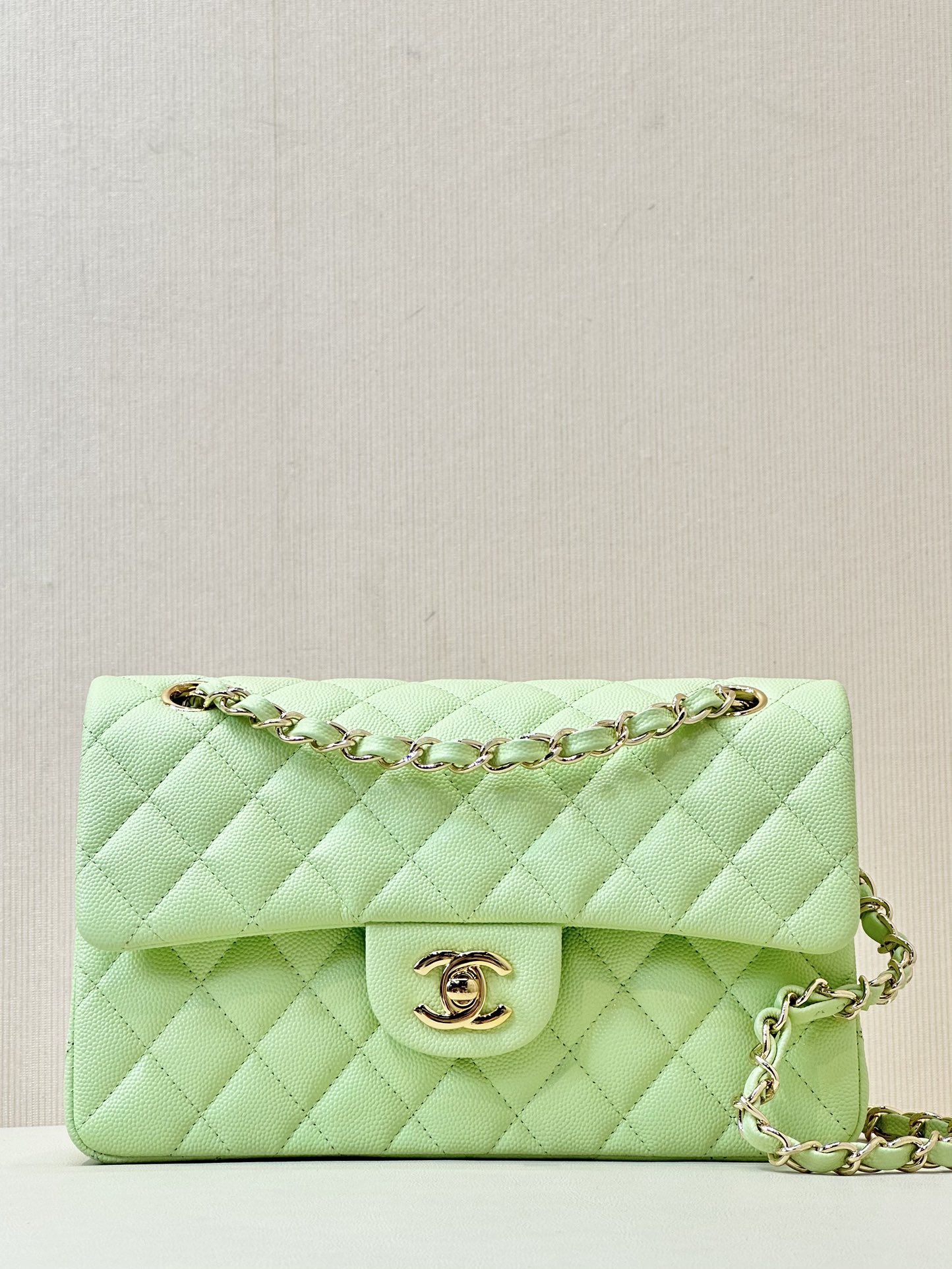 CHANEL CF Classic Flap 定番 マトラッセ ゴールド金具/シルバー金具 チェーンショルダーストラップ レザーインターウィーブチェーン キャビアスキン素材 純スチール金具 斜め掛けバッグ 定番モデル