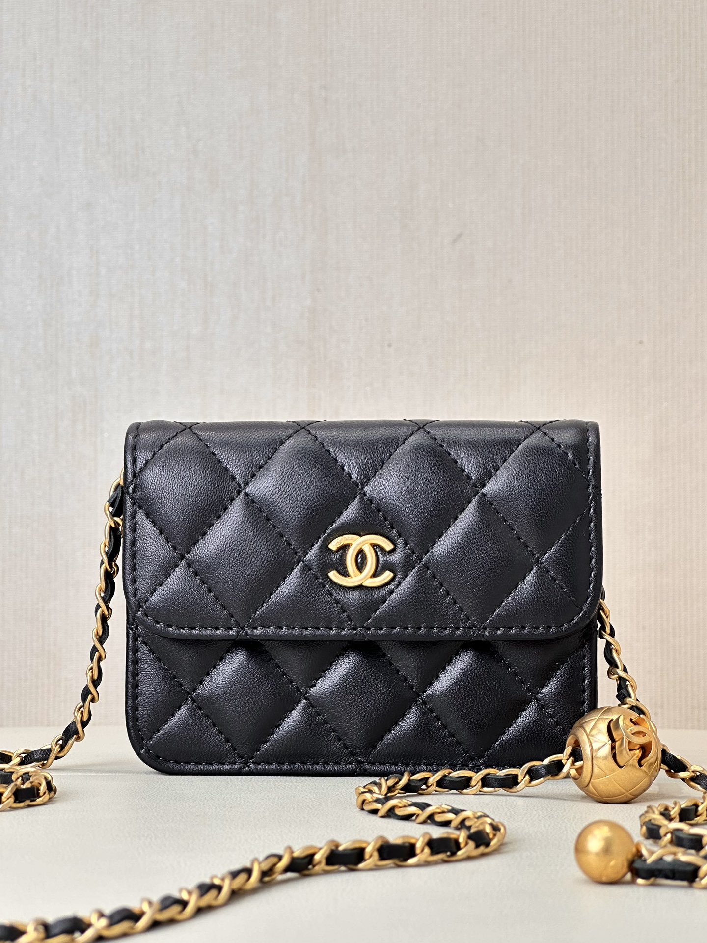 CHANEL シャネル ゴールドボール ウエストポーチ 小銭入れ キルティング レザーチェーン 小金珠 ヴィンテージ風 ミニバッグ 最高品質