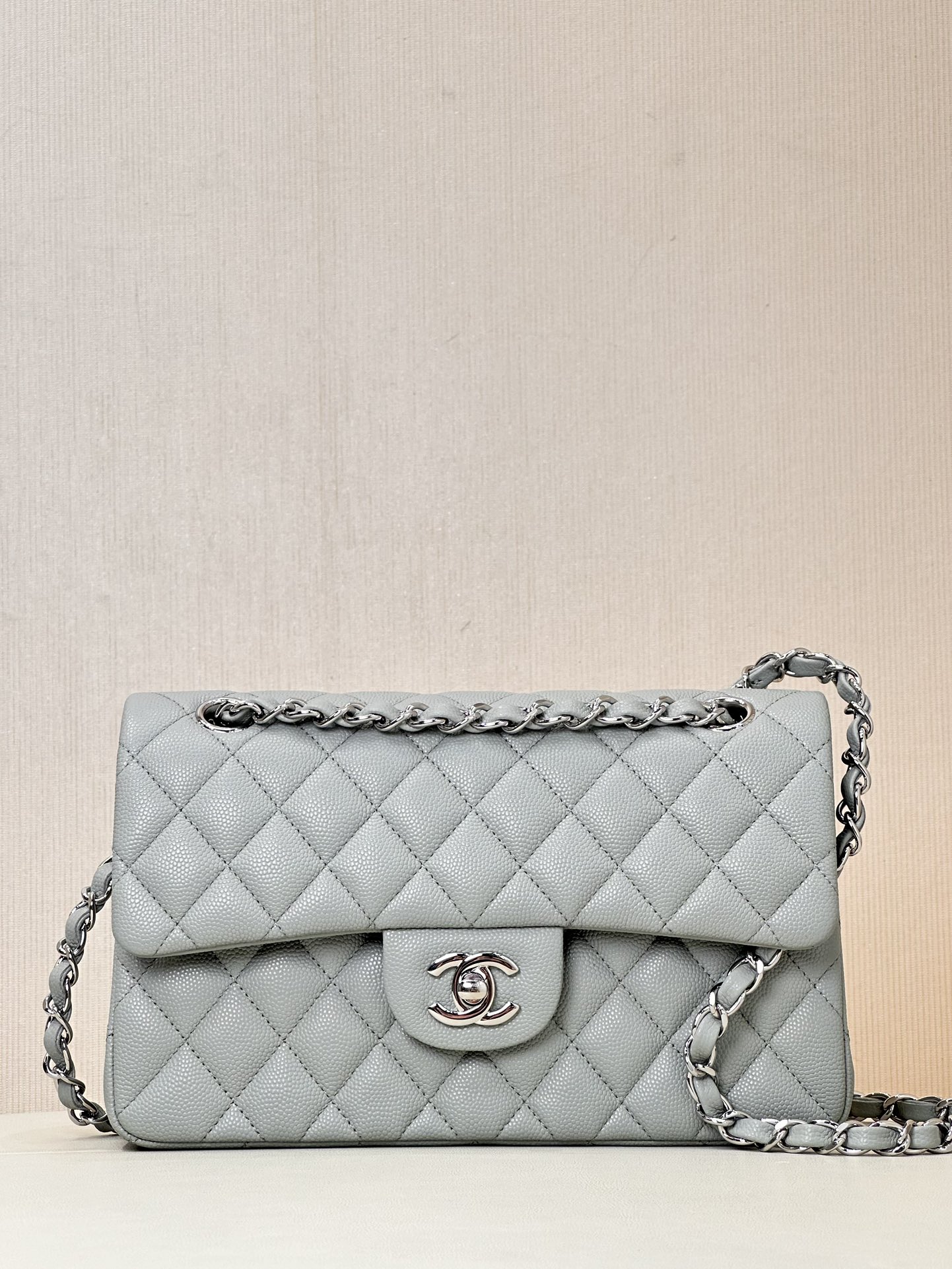 CHANEL CF Classic Flap 클래식 다이아몬드 퀼팅 골드 버클/실버 버클 체인 숄더 스트랩 가죽 체인 그레인 카프스킨 소재 순강 하드웨어 크로스백 클래식 모델