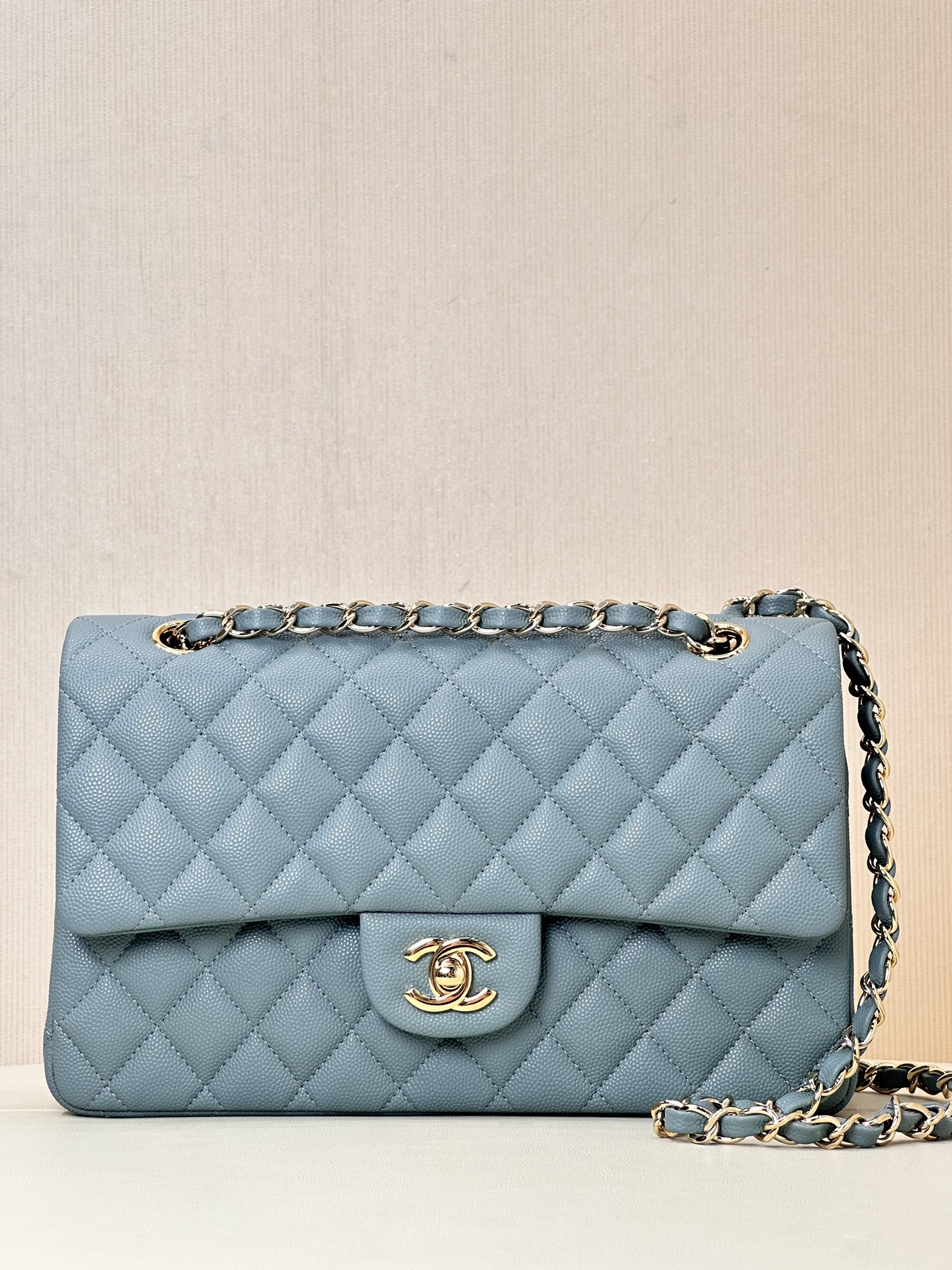 CHANEL CF Classic Flap 클래식 다이아몬드 퀼팅 골드 버클/실버 버클 체인 숄더 스트랩 가죽 체인 그레인 카프스킨 소재 순강 하드웨어 크로스백 클래식 모델