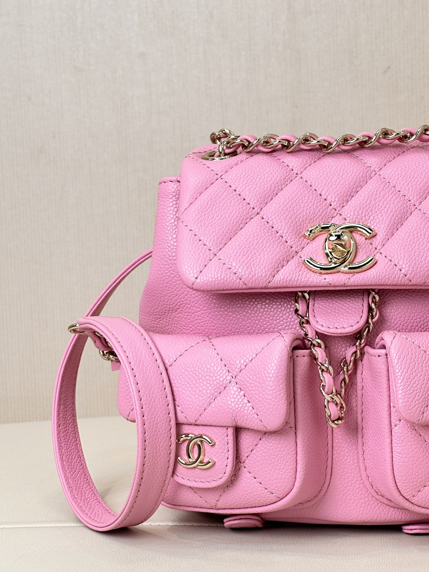 [Chanel Women