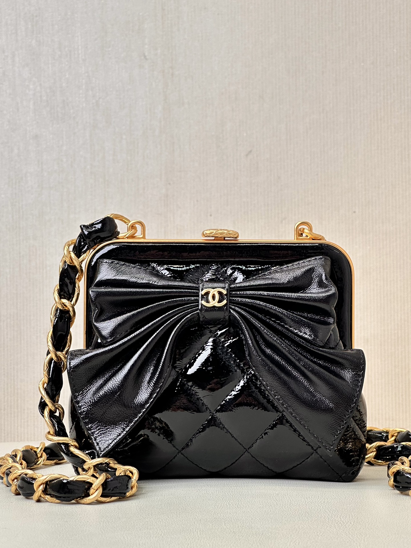 CHANEL 24A strik tas, wasachtig lamsleer, speels en schattig, schouder- en crossbodytas, mini tasje - topkwaliteit