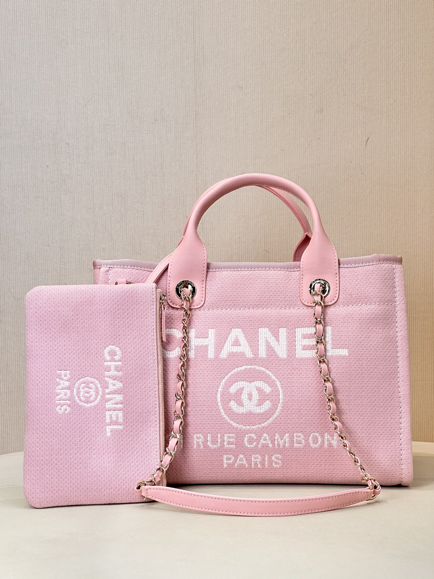 CHANEL Early Spring New Canvas Beach Bag Soft Canvas Imported Calfskin Handles Contrast Color Shoulder Strap Chain