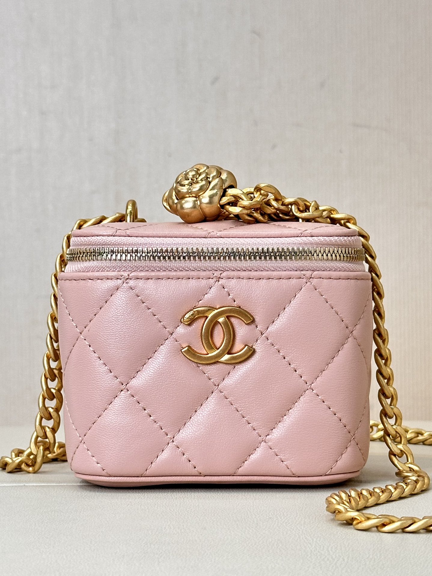 CHANEL 23C Petite pochette à double perle Noir et Or, double perle dorée, chaîne réglable, mini, cuir d'origine - qualité supérieure