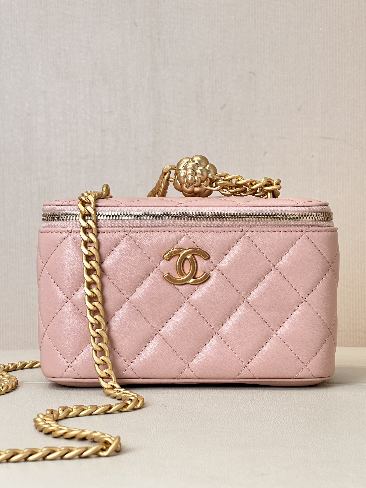 CHANEL 23C Petite pochette à double perle noir et or, double perle dorée, chaîne ajustable, mini, format long, cuir d'origine - qualité supérieure