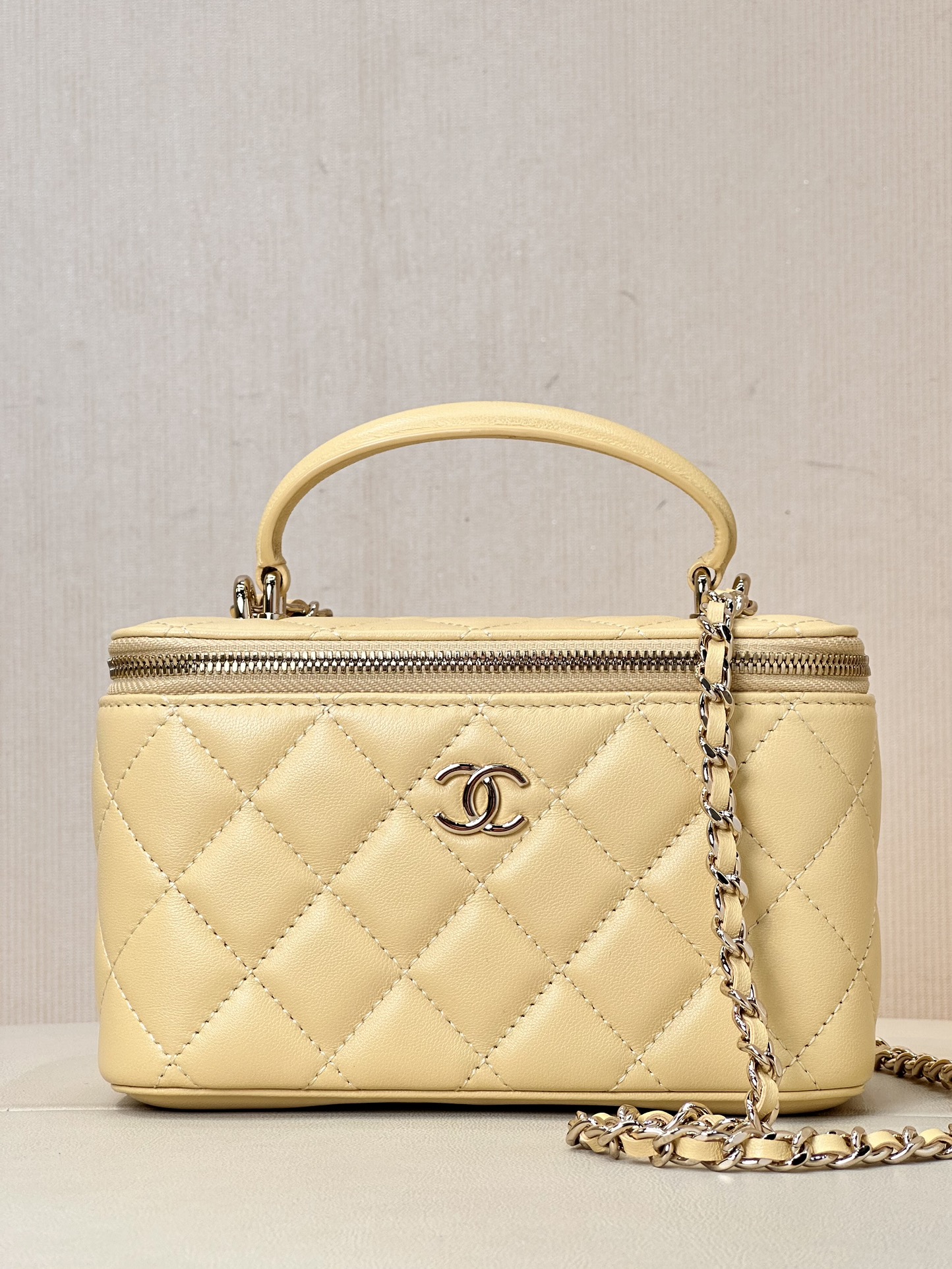 CHANEL nieuwe handgreep box tas, stevige vorm, lippenstiftvak - topkwaliteit