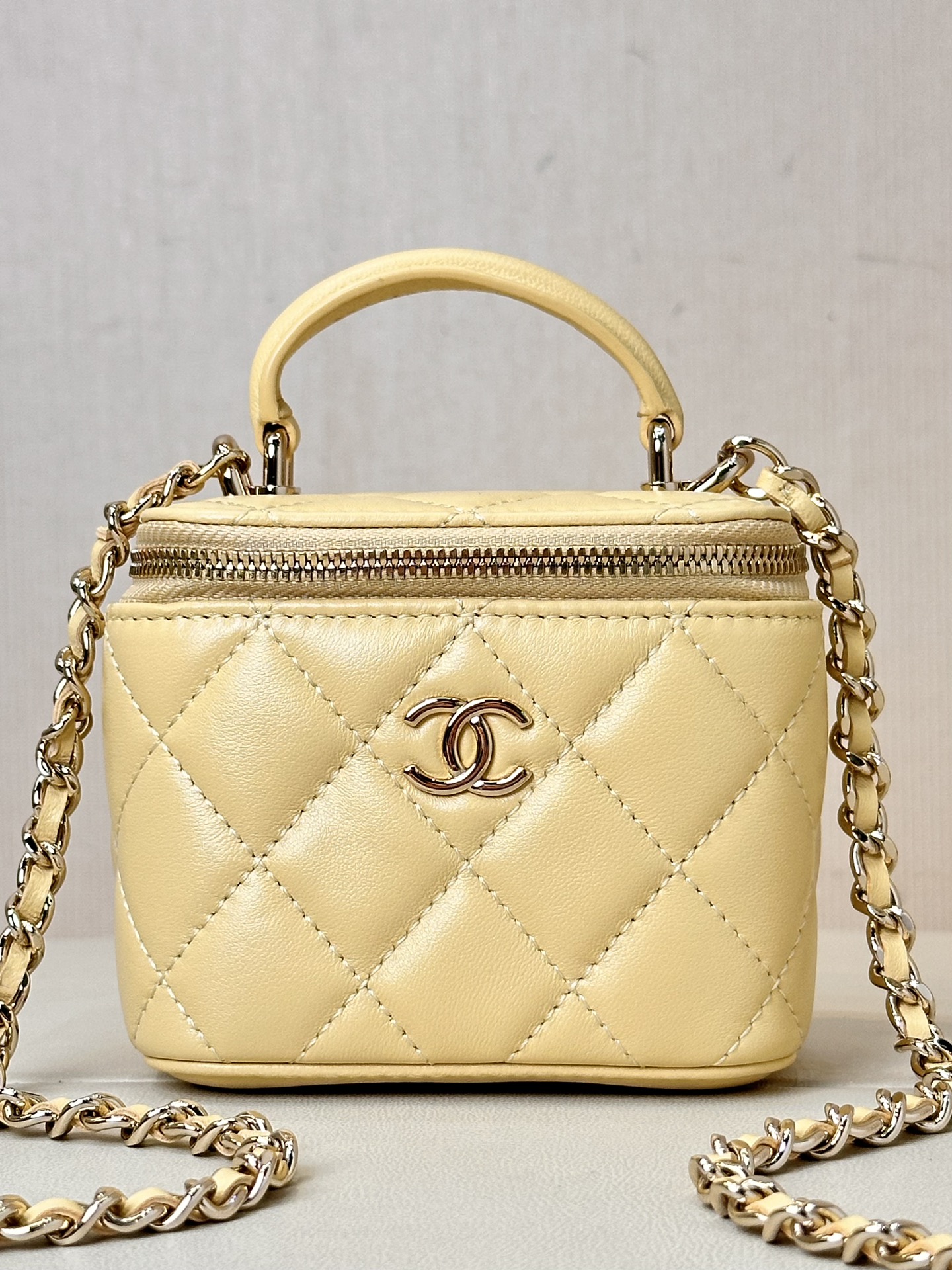 CHANEL nieuwe handgreep box tas, stevige vorm, lippenstiftvak - topkwaliteit