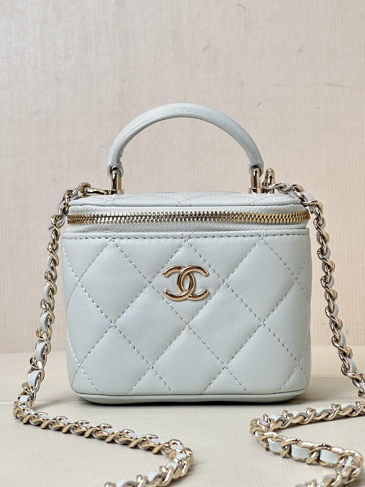 CHANEL Nieuw handgreep box tas, stevige vorm, lippenstiftvak - topkwaliteit