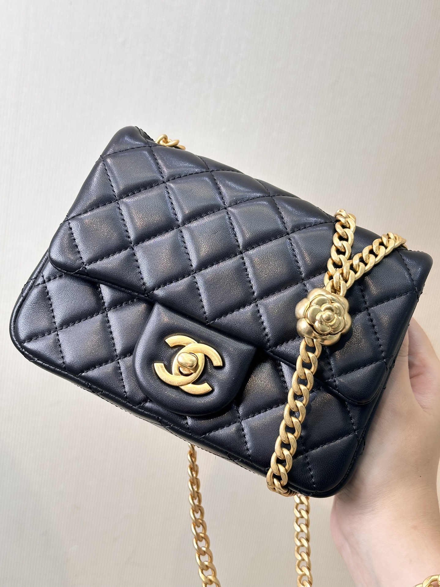 CHANEL Camellia CF Square Mini Lambskin Matte Plain Chain Camellia Clasp Adjustable Chain Multiple Ways to Wear Versatile - Top Quality