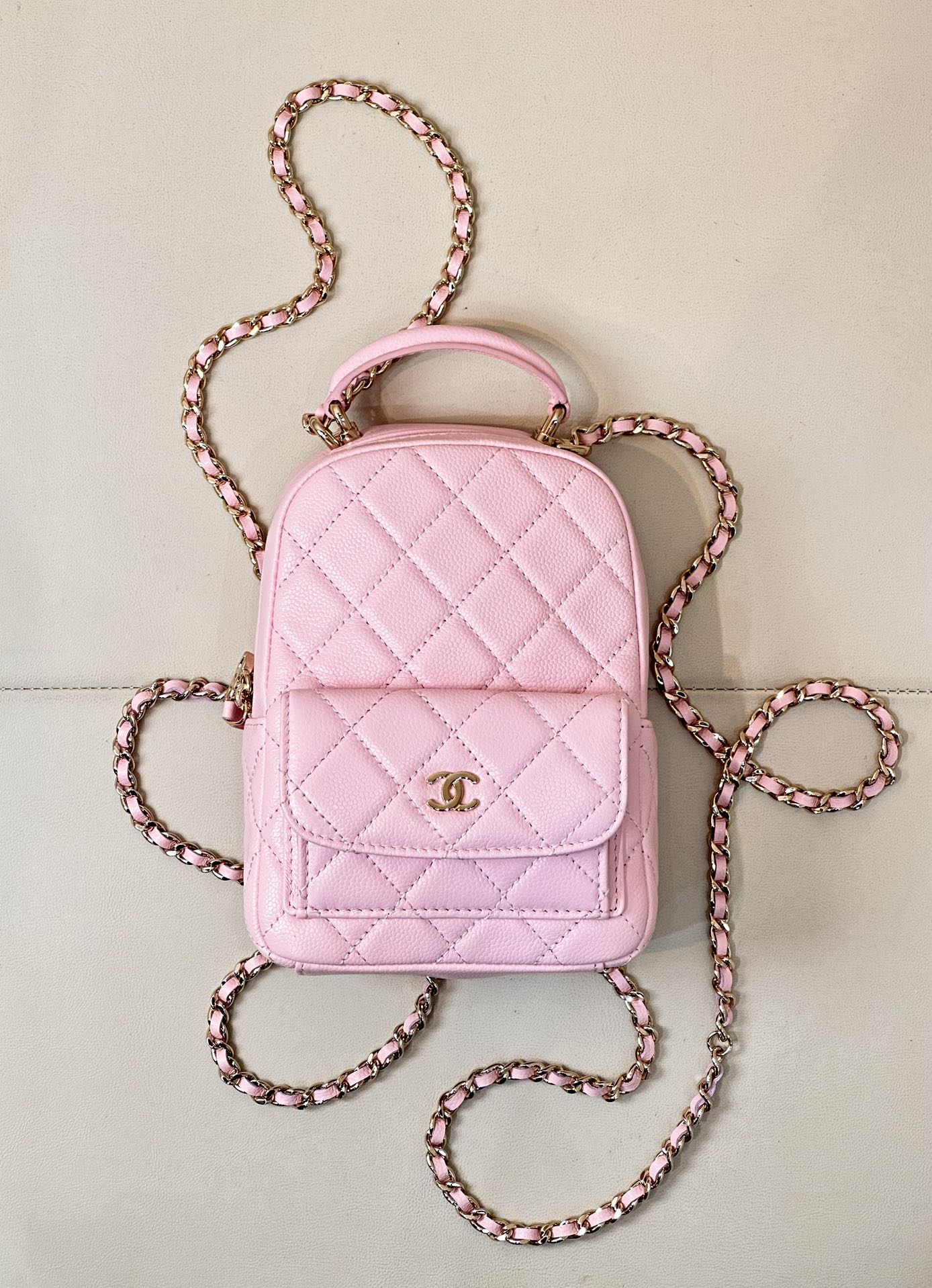 CHANEL 24C mini schoolbag backpack, lychee-grain cowhide, vintage glossy hardware, refined and versatile - top quality