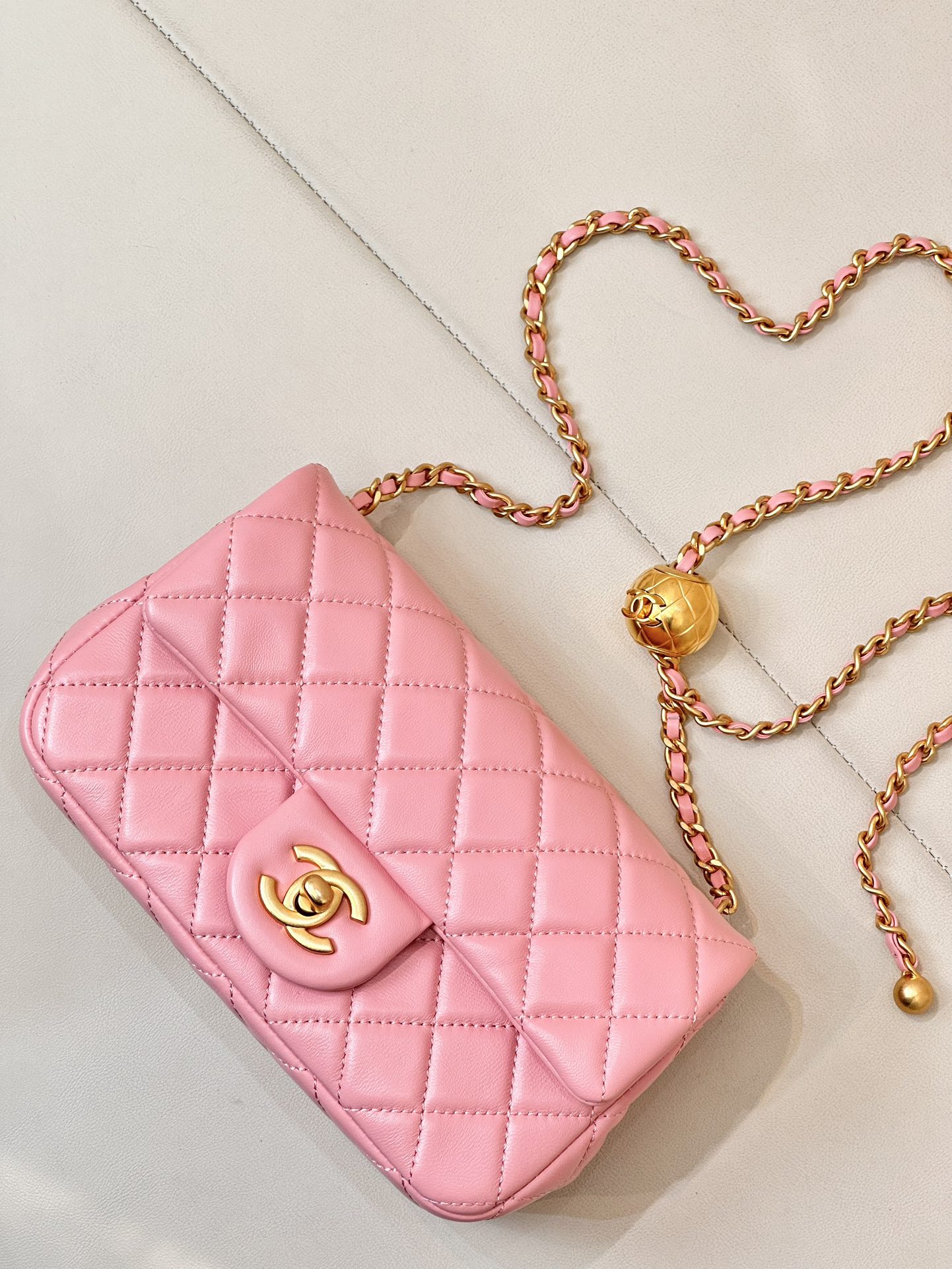 CHANEL 純正レザー ラムスキン キルティング 定番資産価値モデル 柔らかく厚みのある チェーンバッグ-最高品質