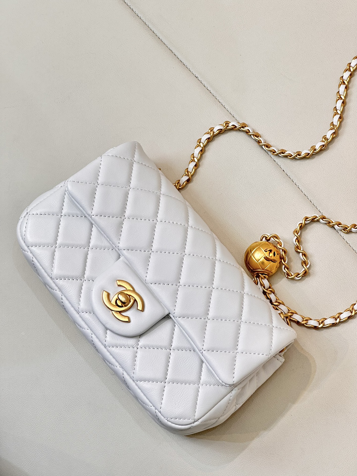 CHANEL 純正皮革 ラムスキン キルティング 定番資産価値モデル 柔らかく厚みのある チェーンバッグ-最高品質