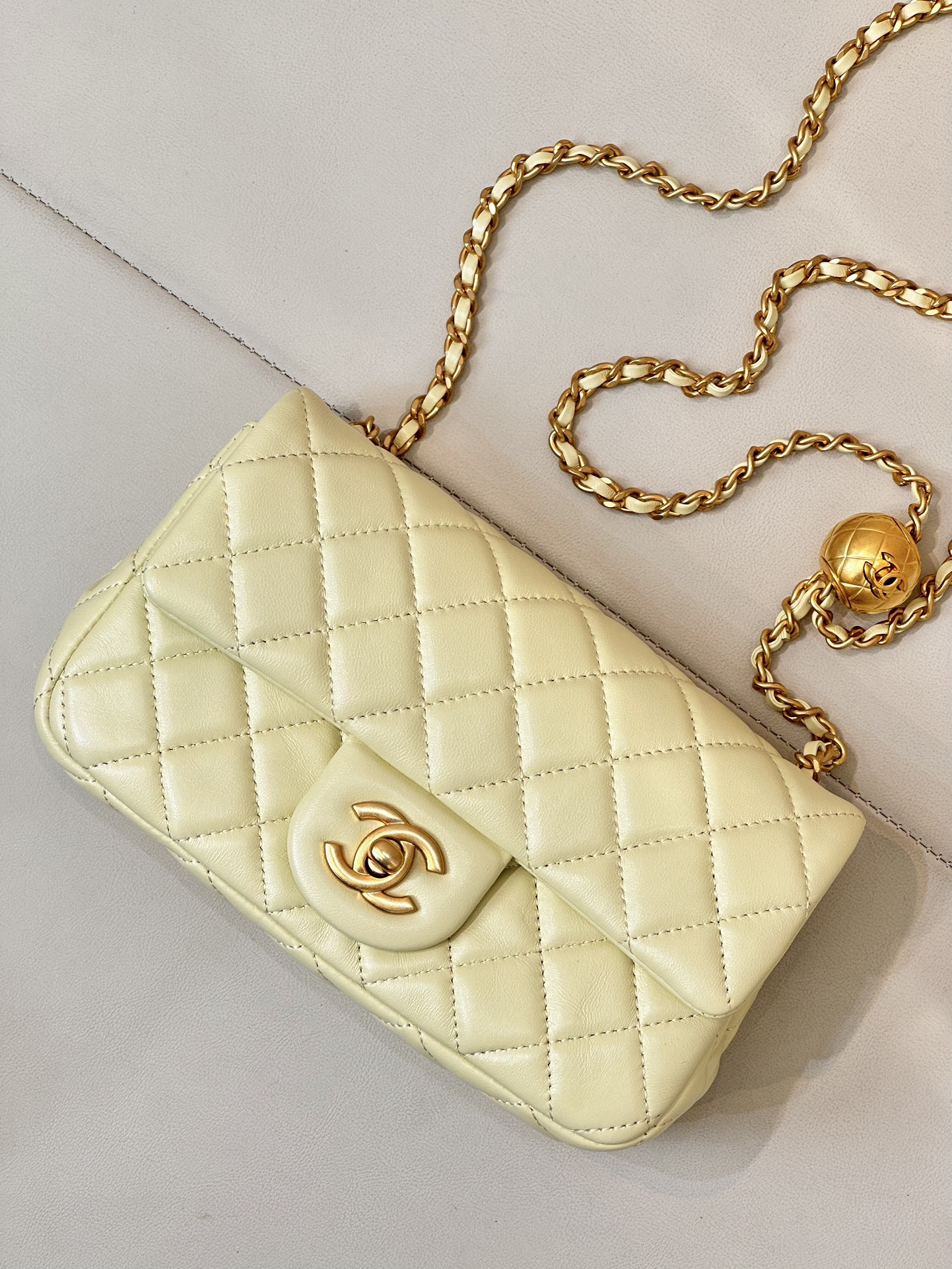 CHANEL 純正皮革 ラムスキン キルティング 定番資産価値モデル 柔らかく厚みのある チェーンバッグ-最高品質