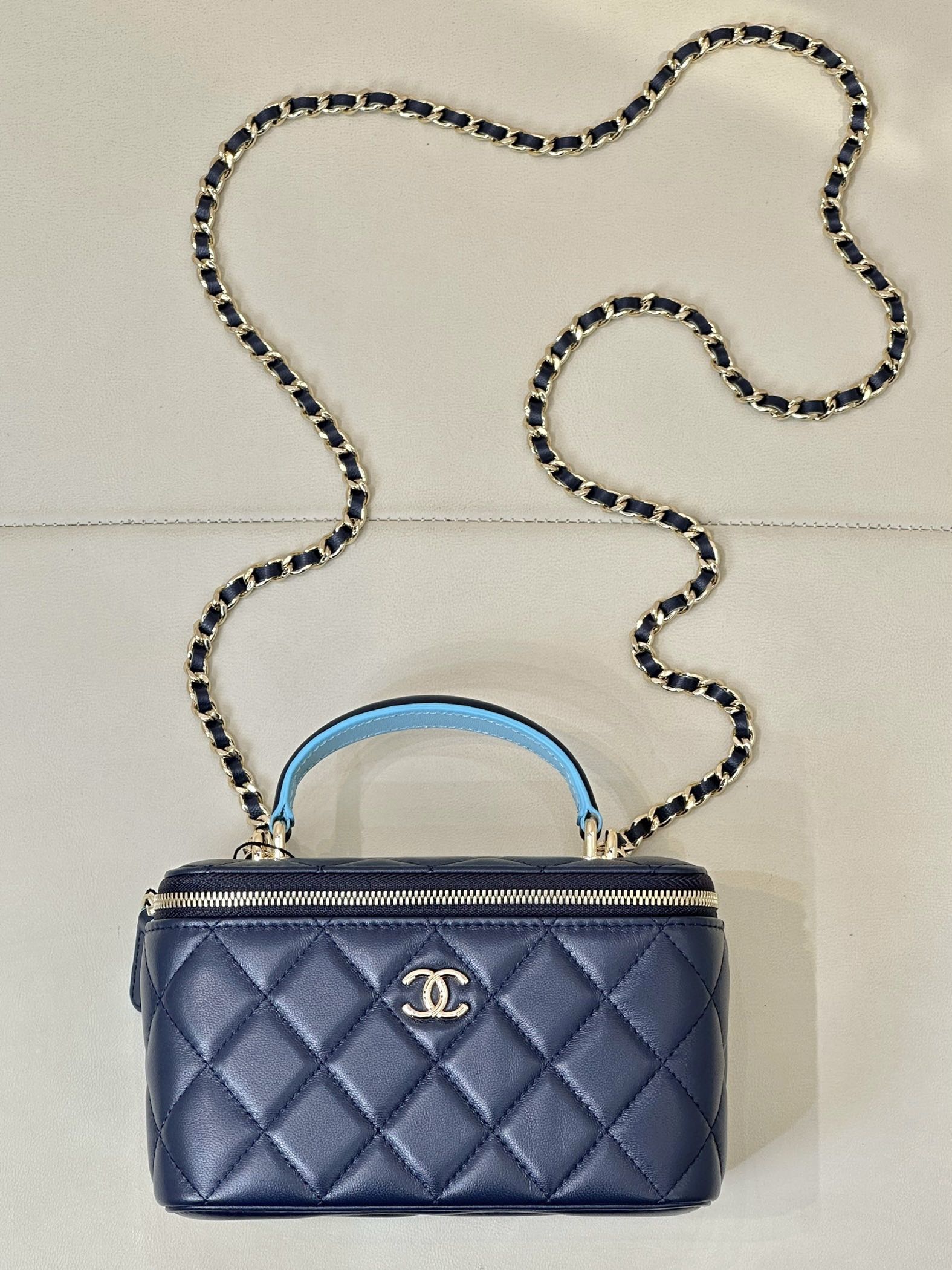 CHANEL nieuwe handgreep box tas, stevige vorm, lippenstiftvak - topkwaliteit